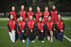 Teamfoto Sponsoring U17 Juniorinnen Rheinbreitbach - Becker Immobilien Bonn Rhein-Sieg