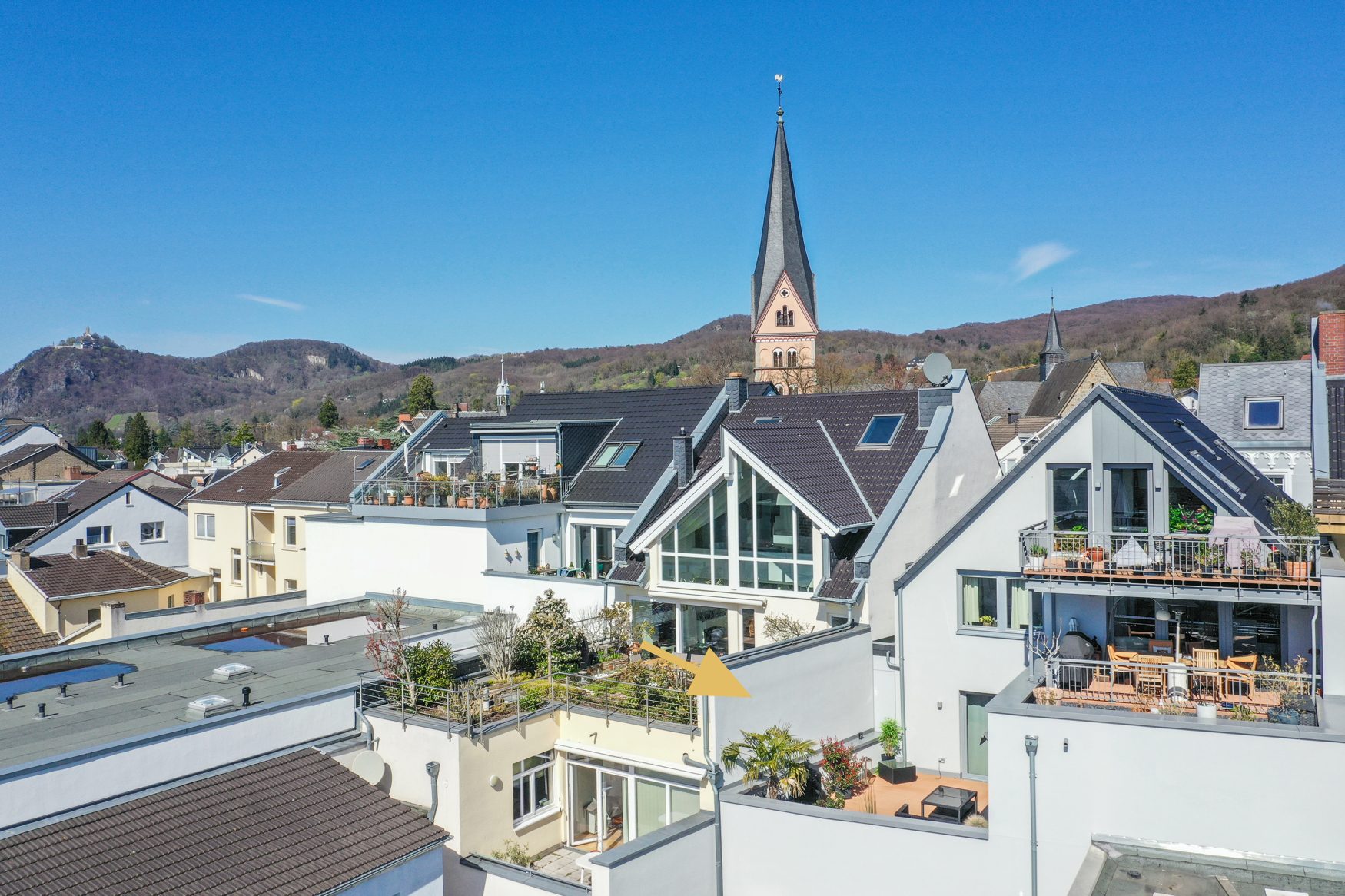 Immobilienangebot - Bad Honnef - Alle - Exklusive Stadtwohnung mit großer Dachterrasse, Einbauküche und hochwertiger Ausstattung