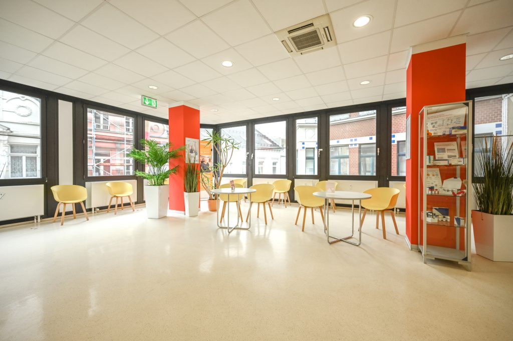 Immobilienangebot - Bonn - Alle - Attraktive Kapitalanlage - langfristig vermietete Gewerbeflächen mit Top-Mietern in der Innenstadt