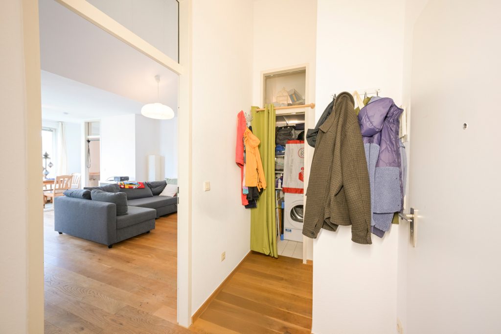 Immobilienangebot - Bonn-Plittersdorf - Alle - Bezugsfreie 2-Zimmer-Wohnung mit Sonnenterrasse in unmittelbarer Rheinnähe von Bonn - Plittersdorf