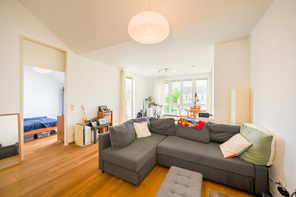 Immobilienangebot - Bonn-Plittersdorf - Alle - Bezugsfreie 2-Zimmer-Wohnung mit Sonnenterrasse in unmittelbarer Rheinnähe von Bonn - Plittersdorf