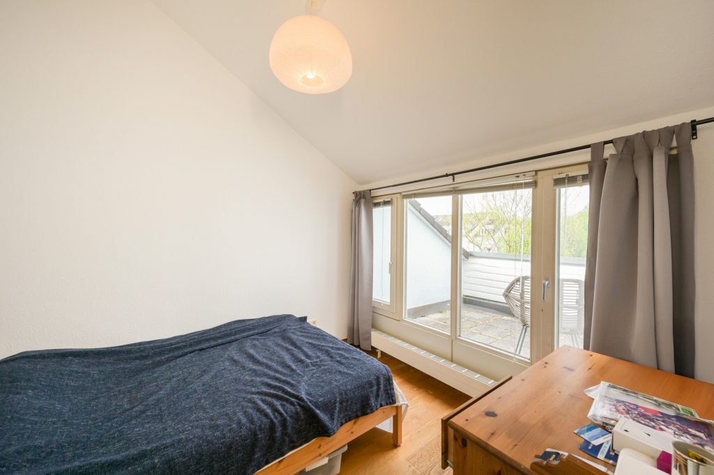 Immobilienangebot - Bonn-Plittersdorf - Alle - Bezugsfreie 2-Zimmer-Wohnung mit Sonnenterrasse in unmittelbarer Rheinnähe von Bonn - Plittersdorf