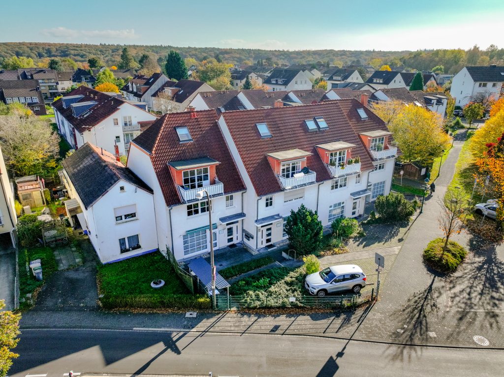 Immobilienangebot - Bonn - Alle - Kapitalanleger aufgepasst - Gepflegte 2-Zimmer-Wohnung mit Balkon und TG-Stellplatz in Bonn-Röttgen
