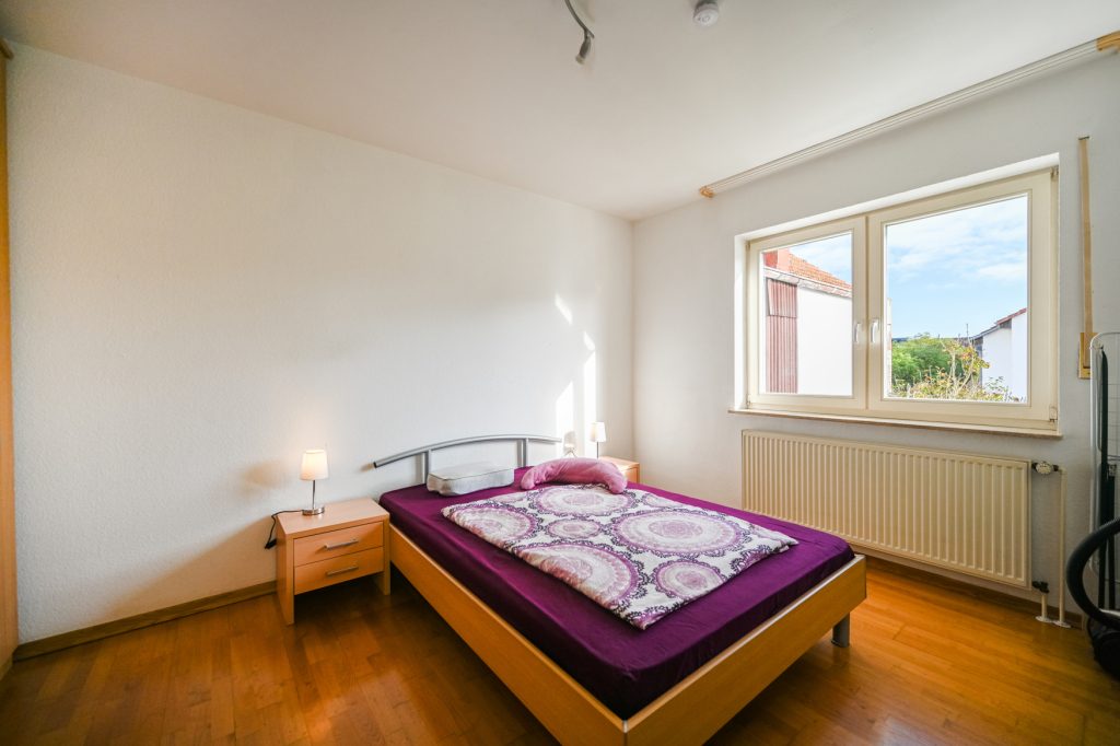 Immobilienangebot - Bonn - Alle - Kapitalanleger aufgepasst - Gepflegte 2-Zimmer-Wohnung mit Balkon und TG-Stellplatz in Bonn-Röttgen