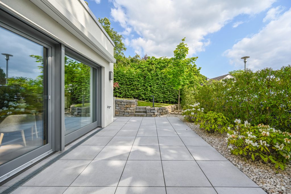 Immobilienangebot - Bad Honnef - Alle - Vollmöblierte, hochwertige Wohnung mit Terrasse und eigenem Gartenanteil in bester Lage von Rhöndorf