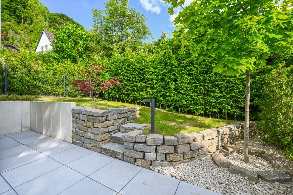 Immobilienangebot - Bad Honnef - Alle - Vollmöblierte, hochwertige Wohnung mit Terrasse und eigenem Gartenanteil in bester Lage von Rhöndorf
