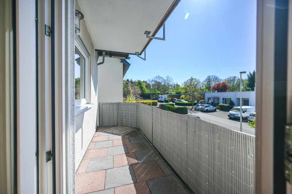 Immobilienangebot - Bonn / Endenich - Alle - Modernisierte 3-Zimmer-Wohnung mit 2 Loggien & Außenstellplatz in beliebter Lage von Bonn-Endenich