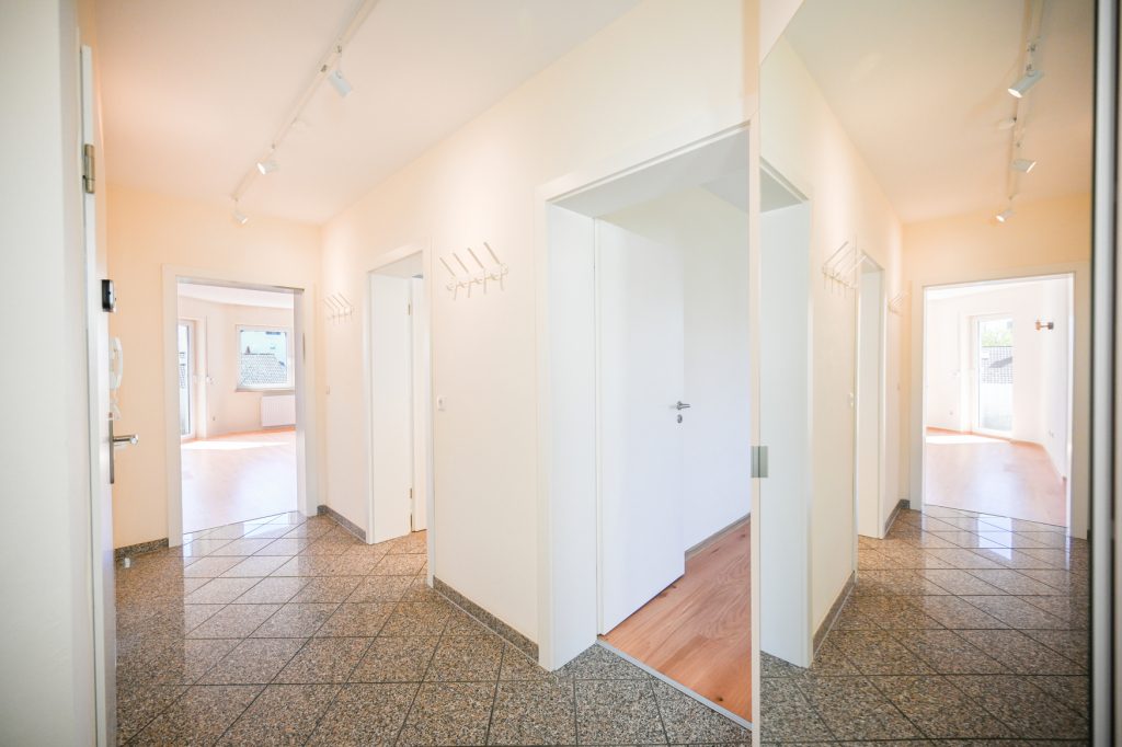 Immobilienangebot - Bonn / Endenich - Alle - Modernisierte 3-Zimmer-Wohnung mit 2 Loggien & Außenstellplatz in beliebter Lage von Bonn-Endenich