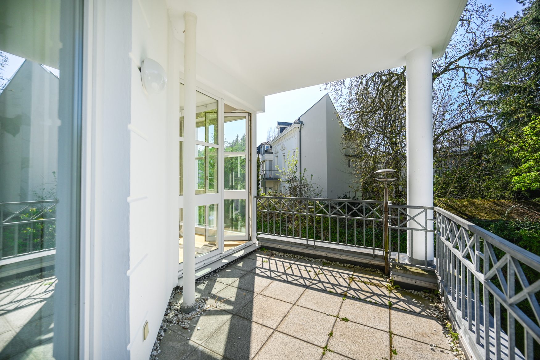 Immobilienangebot - Bonn / Rüngsdorf - Alle - Moderne 2-Zimmer Wohnung mit 2 Sonnenbalkonen & TG-Stellplatz in 1. Rheinlage von Bonn - Rüngsdorf