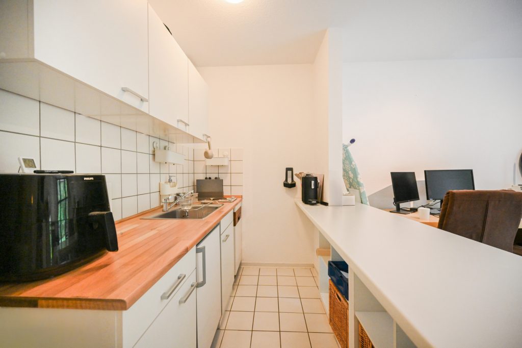 Immobilienangebot - Bonn / Poppelsdorf - Alle - Attraktives Studenten-Apartment mit Sonnenterrasse und TG-Stellplatz in Top-Lage v. Bonn-Poppelsdorf