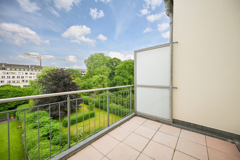 Immobilienangebot - Bonn - Alle - Charmante, großzügige 2,5-Zimmer-Altbauwohnung mit Sonnenbalkon inmitten der Bonner Südstadt