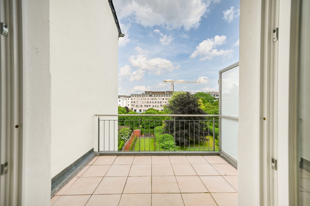 Immobilienangebot - Bonn - Alle - Charmante, großzügige 2,5-Zimmer-Altbauwohnung mit Sonnenbalkon inmitten der Bonner Südstadt