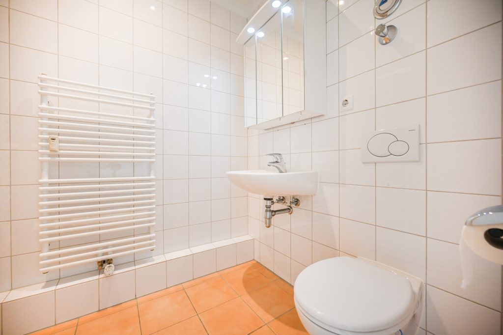 Immobilienangebot - Bonn - Alle - Charmante, großzügige 2,5-Zimmer-Altbauwohnung mit Sonnenbalkon inmitten der Bonner Südstadt