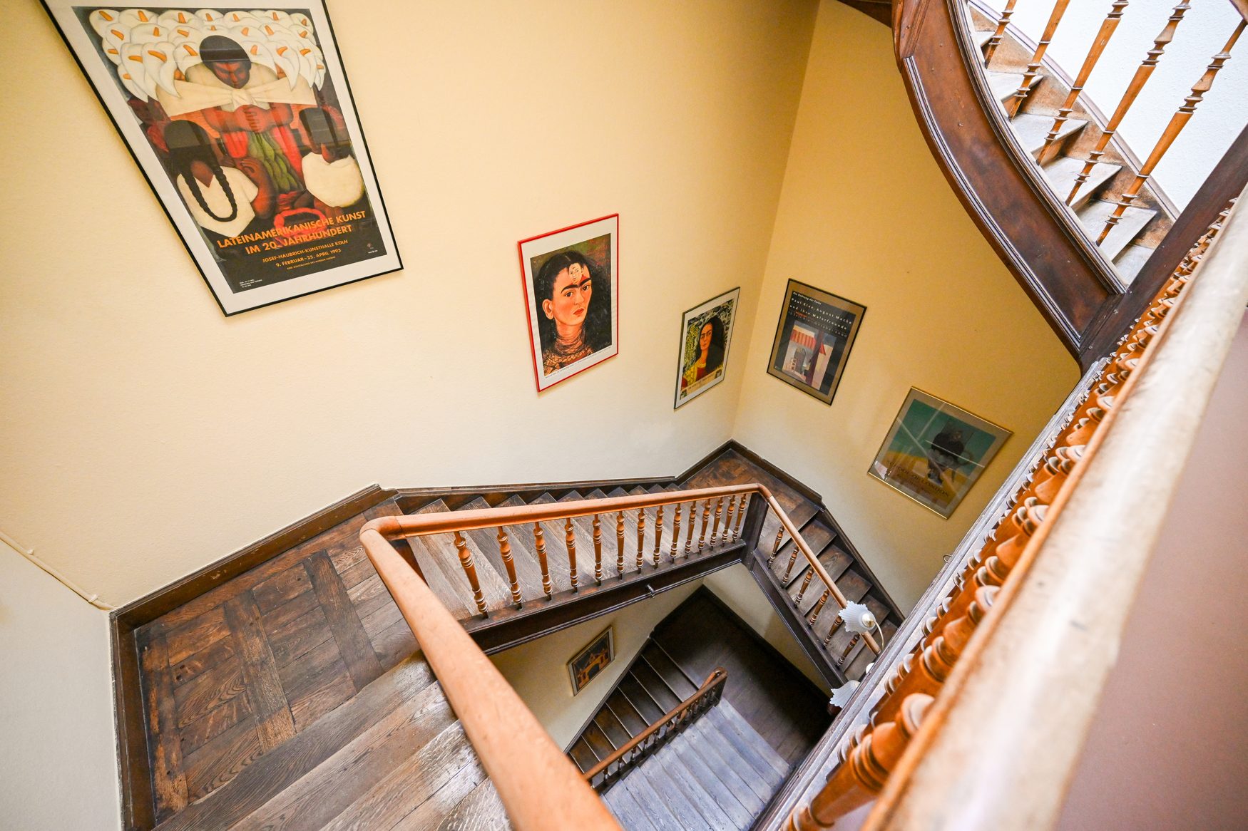 Immobilienangebot - Bonn - Alle - Charmante, großzügige 2,5-Zimmer-Altbauwohnung mit Sonnenbalkon inmitten der Bonner Südstadt