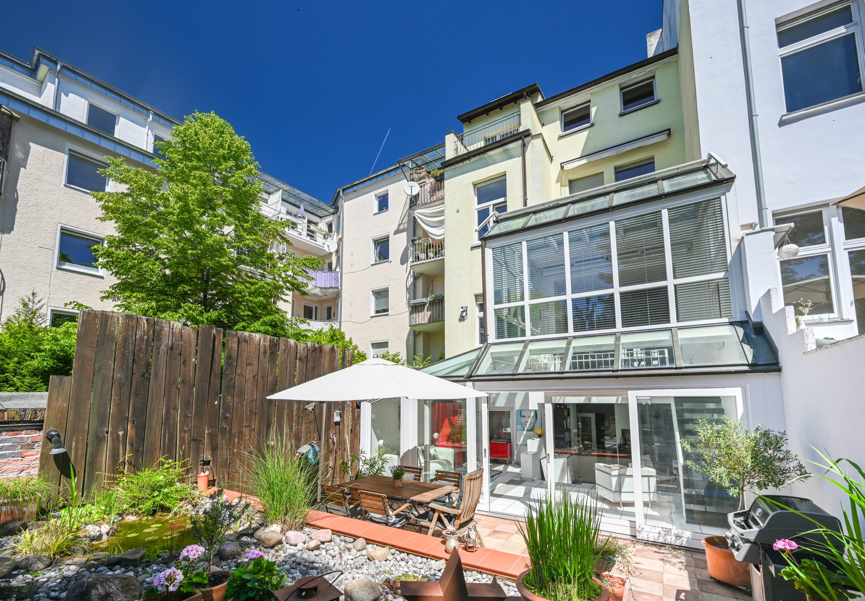 Immobilienangebot - Bonn - Alle - Feudale, denkmalgeschützte Gründerzeitvilla mit 2 Garagen in bevorzugter Lage der Bonner Weststadt