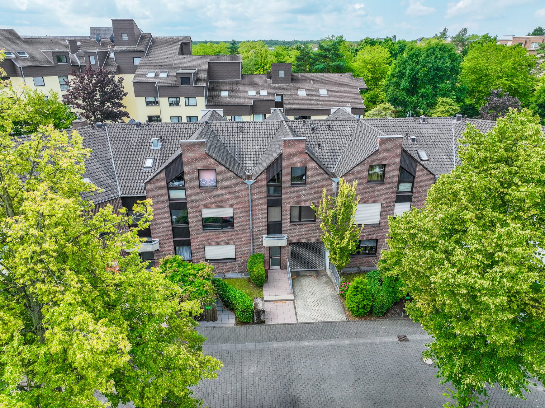 Immobilienangebot - Bonn - Alle - Vermietete, möblierte 2-Zimmer-Wohnung mit PKW-TG-Stellplatz in beliebter Lage des Brüser Bergs