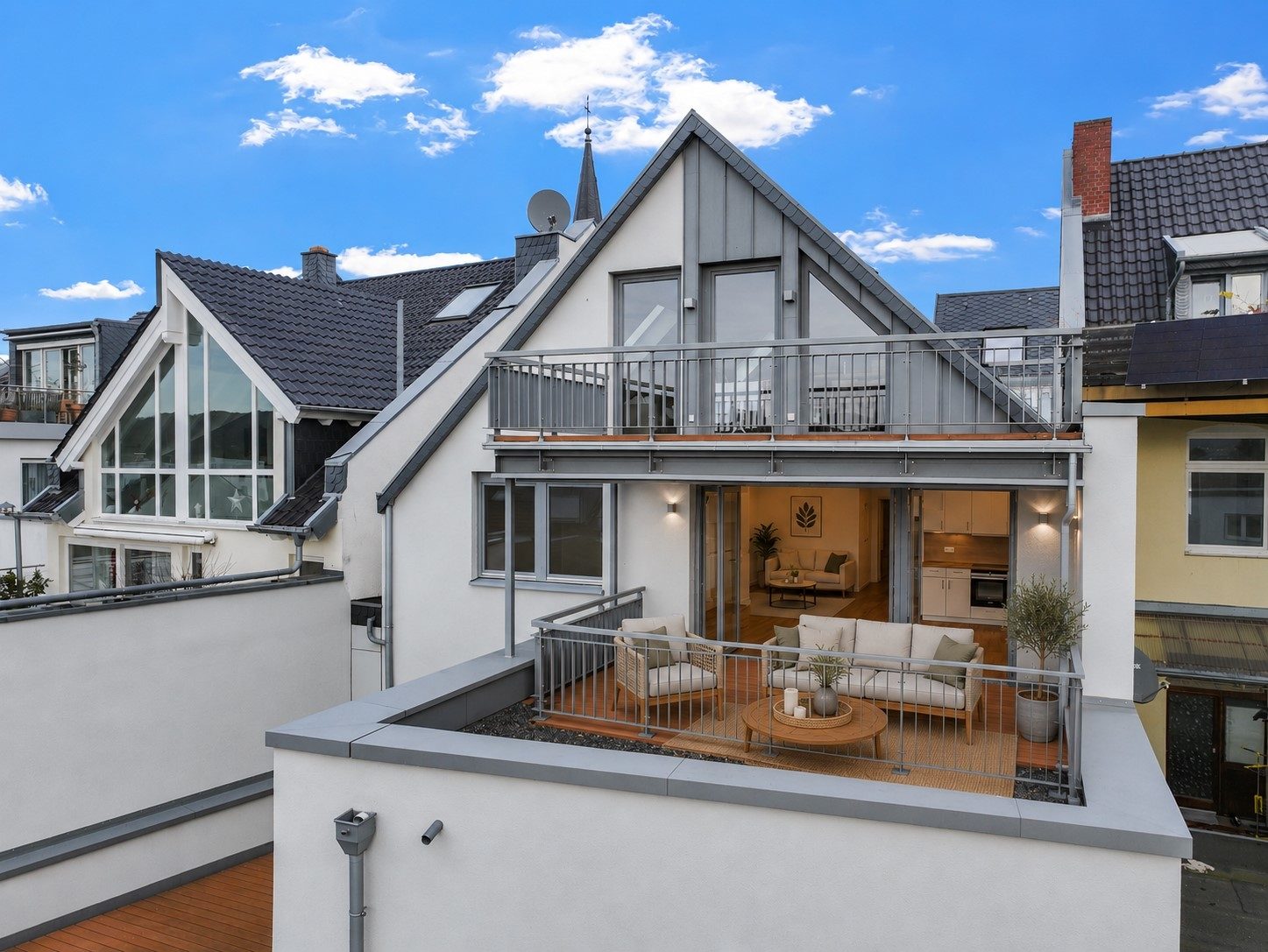 Immobilienangebot - Bad Honnef - Alle - Hochwertige 3-Zimmer-Wohnung mit Sonnenbalkon und Einbauküche im Zentrum Bad Honnefs - neuwertig!