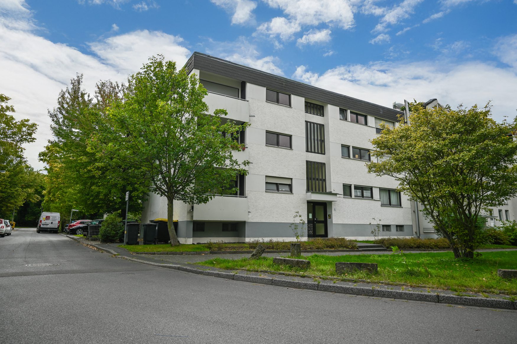 Immobilienangebot - Bonn / Endenich - Alle - Attraktives Studenten-Apartment mit Balkon und TG-Stellplatz in Top-Lage von Bonn-Endenich