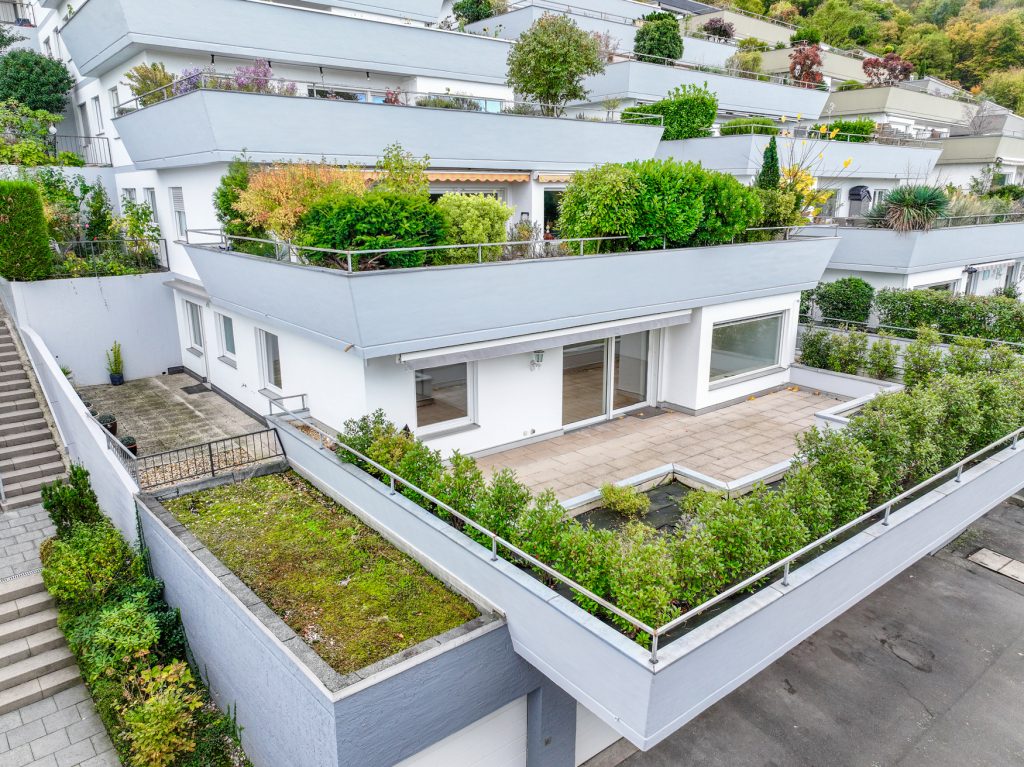 Immobilienangebot - Königswinter / Oberdollendorf - Alle - Großzügige, modernisierte 3-Zimmer Wohnung mit 2 Terrassen in Oberdollendorf, optional mit PKW-Garage