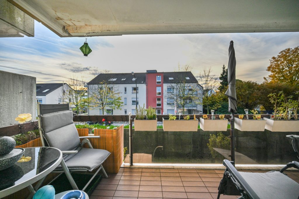 Immobilienangebot - Bonn / Oberkassel - Alle - Gepflegte 2-Zimmer-Wohnung mit Balkon und TG-Stellplatz in bevorzugter Lage von Bonn - Oberkassel