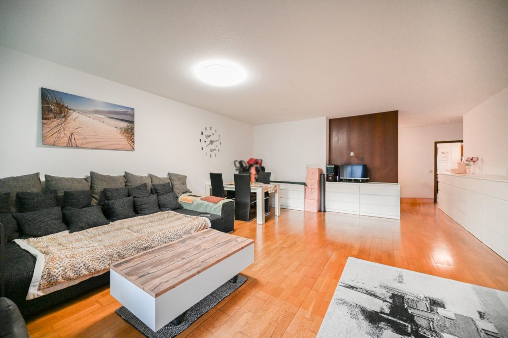 Immobilienangebot - Bonn / Oberkassel - Alle - Gepflegte 2-Zimmer-Wohnung mit Balkon und TG-Stellplatz in bevorzugter Lage von Bonn - Oberkassel