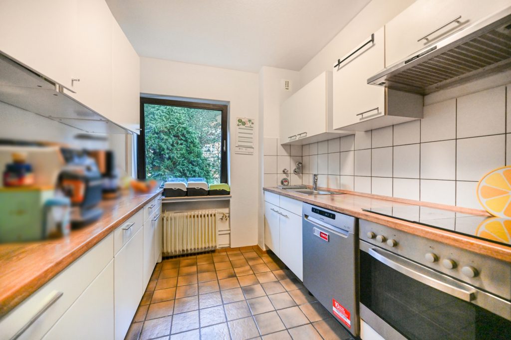 Immobilienangebot - Bonn / Oberkassel - Alle - Gepflegte 2-Zimmer-Wohnung mit Balkon und TG-Stellplatz in bevorzugter Lage von Bonn - Oberkassel