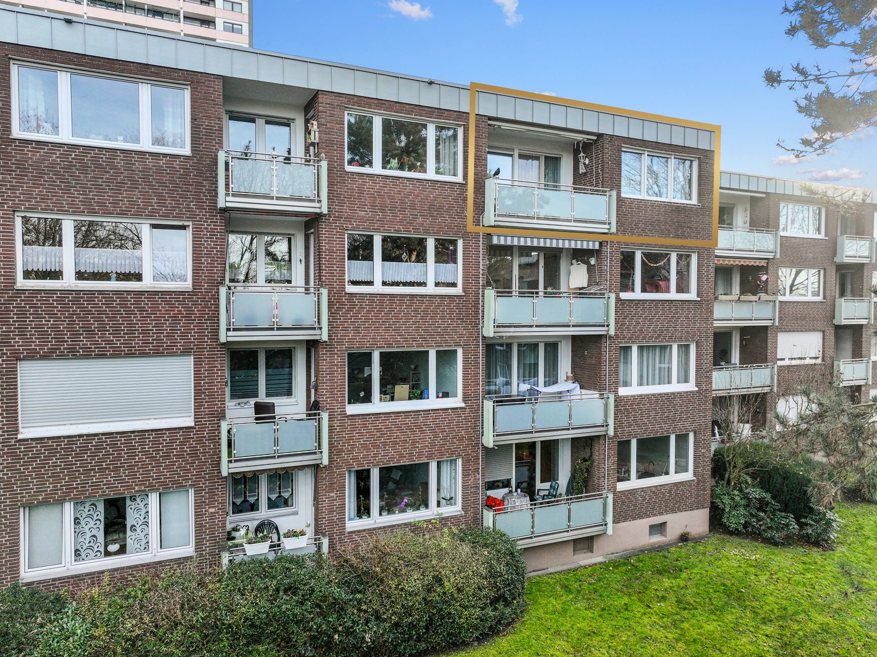 Immobilienangebot - Erftstadt / Liblar - Alle - Bezugsfreie 4-Zimmer-Wohnung mit Sonnenloggia und Einbauküche in ruhiger Lage von Erftstadt - Liblar