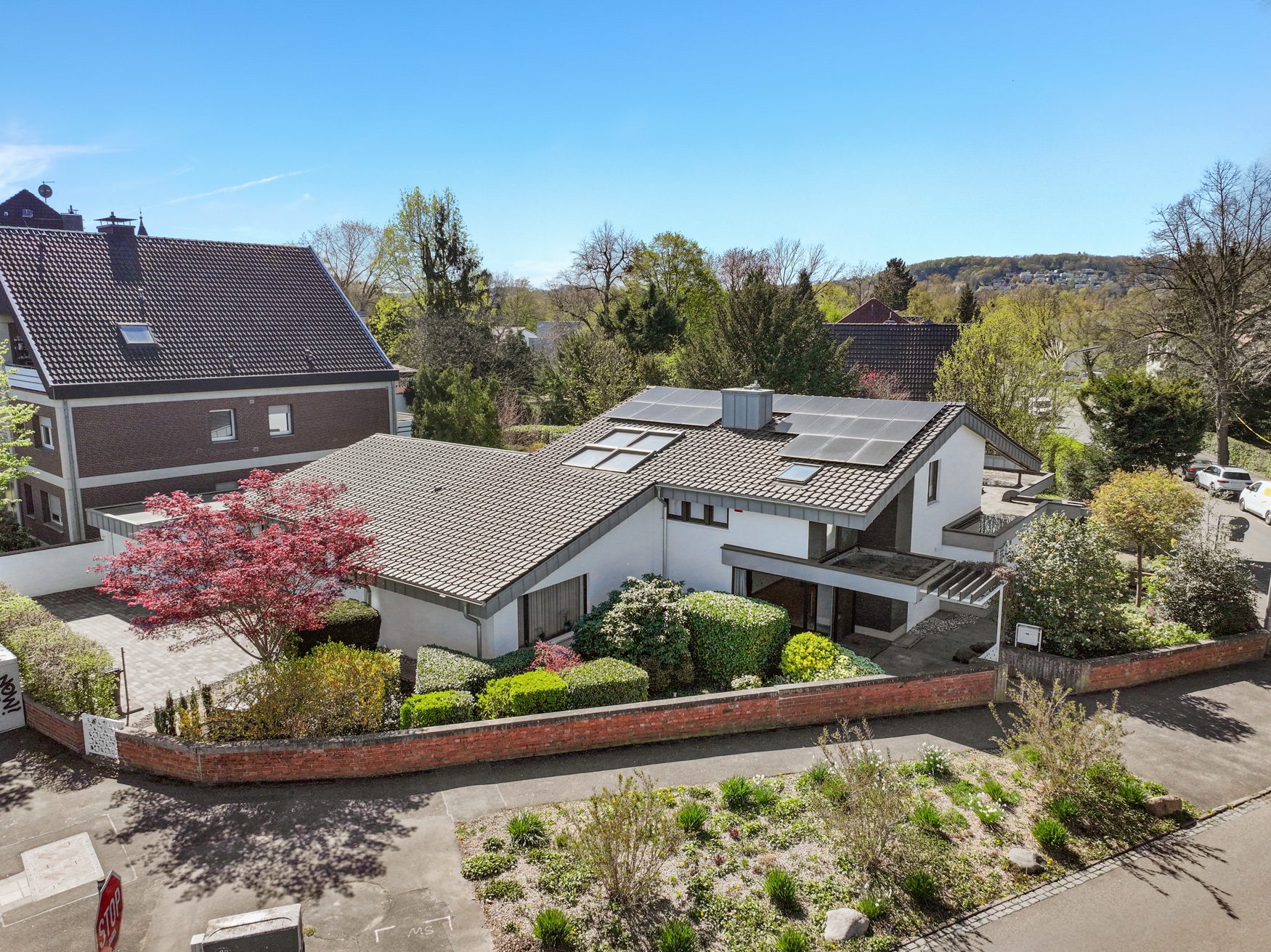 Immobilienangebot - Bonn / Rüngsdorf - Alle - Großzügige Architektenvilla mit Schwimmbad und 2 Doppelgaragen in beliebter Lage von Bonn-Rüngsdorf