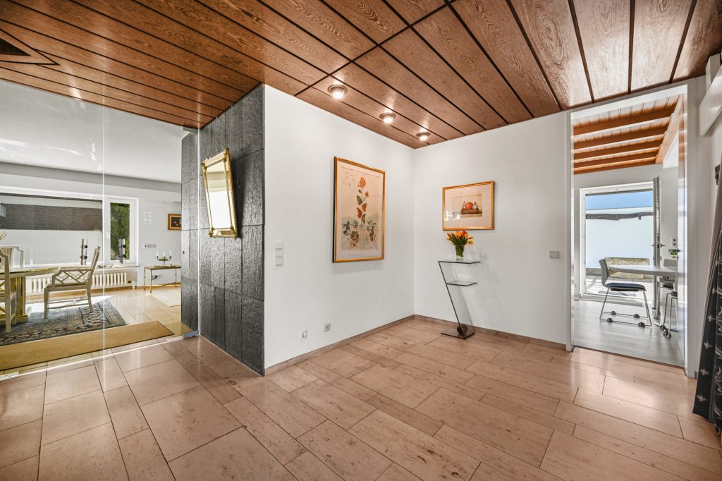 Immobilienangebot - Bonn / Rüngsdorf - Alle - Großzügige Architektenvilla mit Schwimmbad und 2 Doppelgaragen in beliebter Lage von Bonn-Rüngsdorf