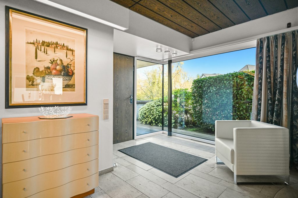 Immobilienangebot - Bonn / Rüngsdorf - Alle - Großzügige Architektenvilla mit Schwimmbad und 2 Doppelgaragen in beliebter Lage von Bonn-Rüngsdorf