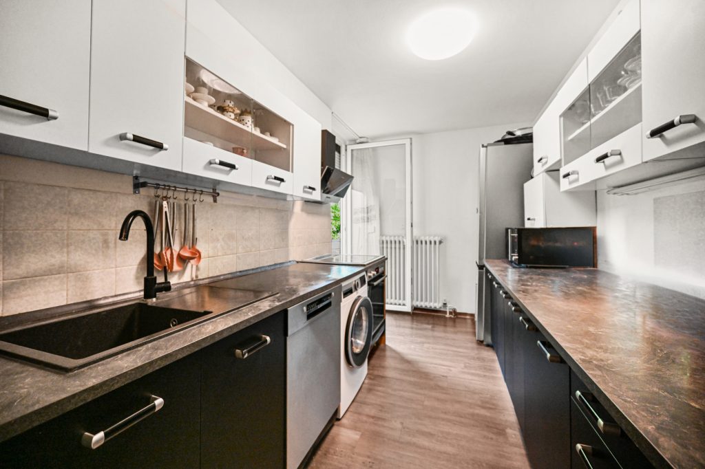 Immobilienangebot - Bonn - Alle - Vermietete 2-Zimmer-Wohnung mit Loggia und zwei Stellplätzen in bevorzugter Lage von Bonn-Ramersdorf