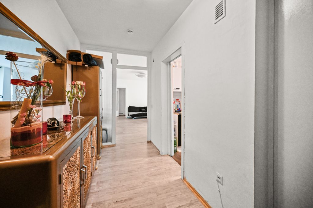 Immobilienangebot - Bonn - Alle - Vermietete 2-Zimmer-Wohnung mit Loggia und zwei Stellplätzen in bevorzugter Lage von Bonn-Ramersdorf