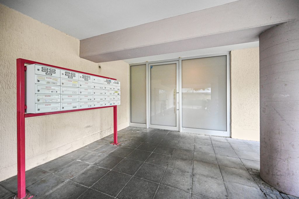 Immobilienangebot - Bonn - Alle - Vermietete 2-Zimmer-Wohnung mit Loggia und zwei Stellplätzen in bevorzugter Lage von Bonn-Ramersdorf