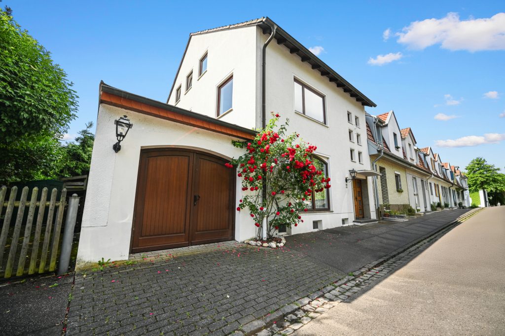 Immobilienangebot - Bonn / Rüngsdorf - Alle - Charmantes Einfamilienhaus mit Einliegerwohnung und Garage in bevorzugter Lage von Bonn-Rüngsdorf