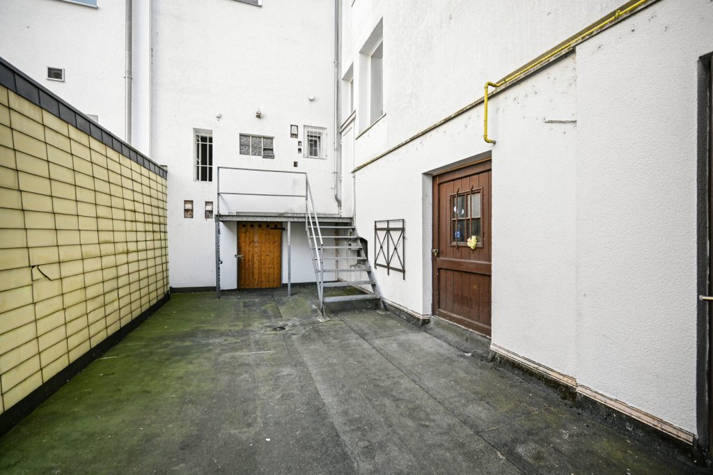 Immobilienangebot - Bonn / Südstadt - Alle - Modernisiertes Wohn-/Geschäftshaus mit 11 Einheiten in unmittelbarer Rheinnähe der Bonner Südstadt