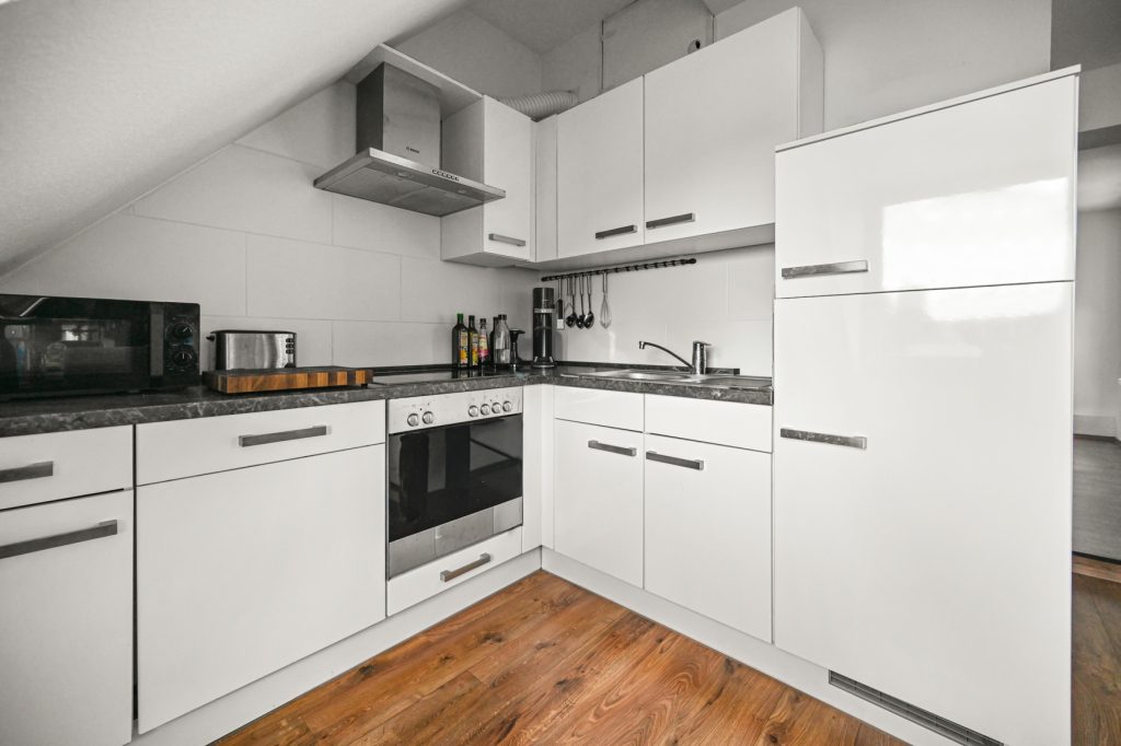Immobilienangebot - Bonn / Südstadt - Alle - Modernisiertes Wohn-/Geschäftshaus mit 11 Einheiten in unmittelbarer Rheinnähe der Bonner Südstadt