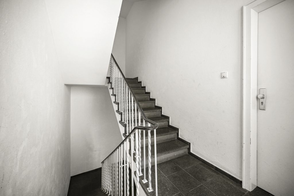 Immobilienangebot - Bonn / Südstadt - Alle - Modernisiertes Wohn-/Geschäftshaus mit 11 Einheiten in unmittelbarer Rheinnähe der Bonner Südstadt
