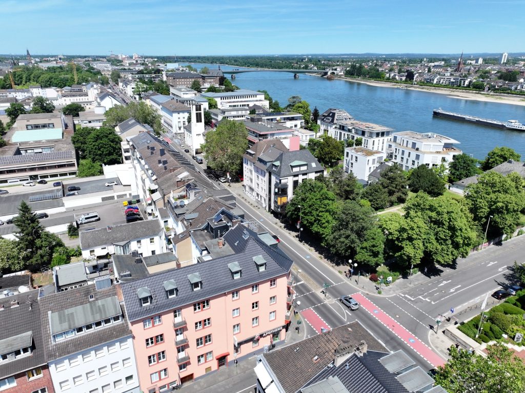 Immobilienangebot - Bonn / Südstadt - Alle - Modernisiertes Wohn-/Geschäftshaus mit 11 Einheiten in unmittelbarer Rheinnähe der Bonner Südstadt