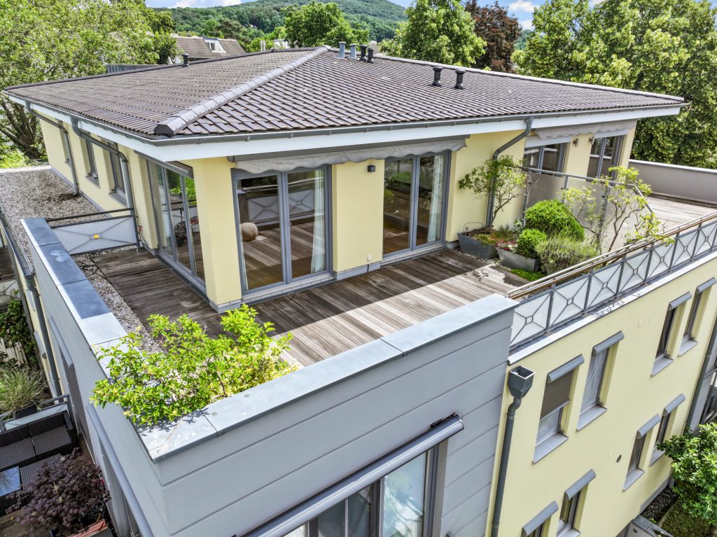 Immobilienangebot - Königswinter - Alle - Exklusive Junior-Penthouse Wohnung mit TG-Stellplatz in unmittelbarer Rheinnähe von Königswinter