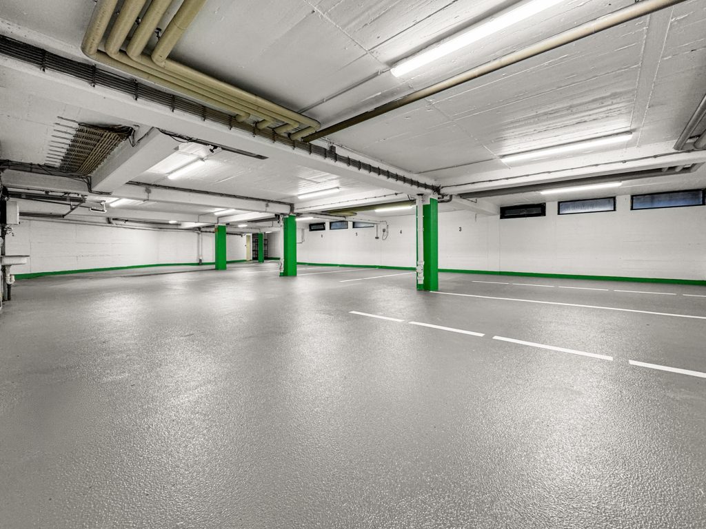Immobilienangebot - Bonn / Beuel-Ost - Alle - Großzügige, modernisierte Tiefgarage für bis zu 10 Fahrzeuge in zentraler Lage von Bonn - Beuel