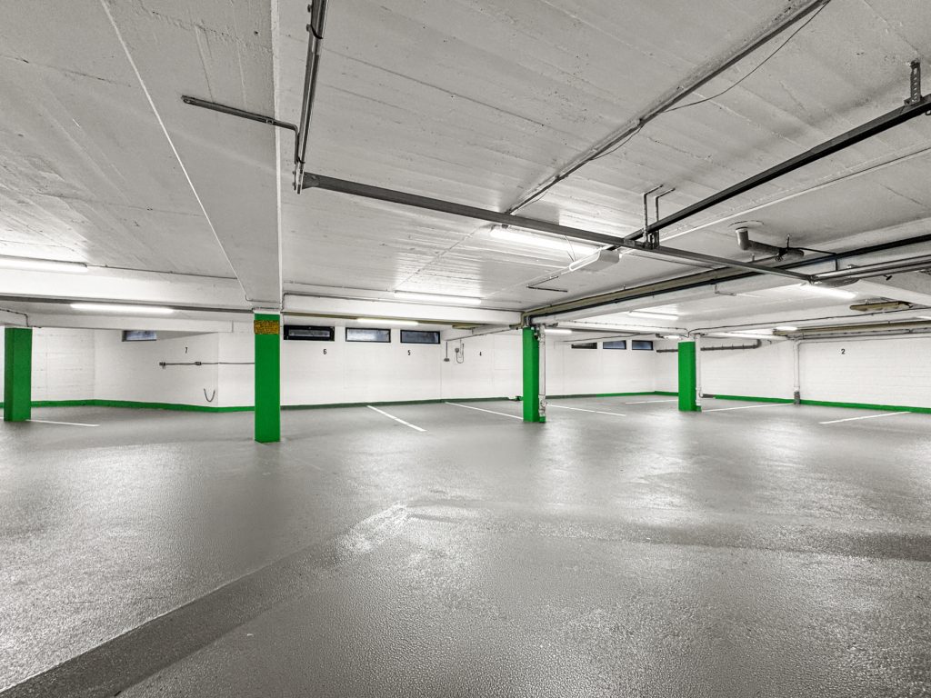 Immobilienangebot - Bonn / Beuel-Ost - Alle - Großzügige, modernisierte Tiefgarage für bis zu 10 Fahrzeuge in zentraler Lage von Bonn - Beuel