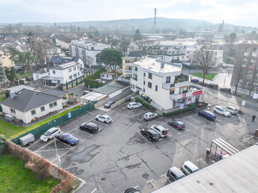 Immobilienangebot - Bonn / Beuel-Ost - Alle - Großzügige, modernisierte Tiefgarage für bis zu 10 Fahrzeuge in zentraler Lage von Bonn - Beuel