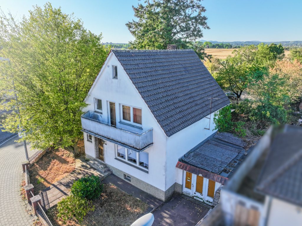 Immobilienangebot - Sankt Augustin - Alle - Modernisierungsbedürftiges Einfamilienhaus auf großzügigem Grundstück in Sankt Augustin-Menden