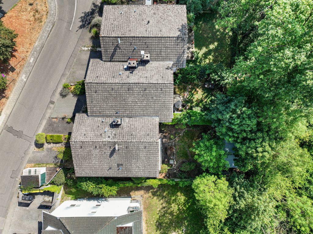 Immobilienangebot - Wachtberg - Alle - Großzügiges, gepflegtes Zweifamilienhaus mit Garage und Saunahaus am Bach in Wachtberg - Kürrighoven