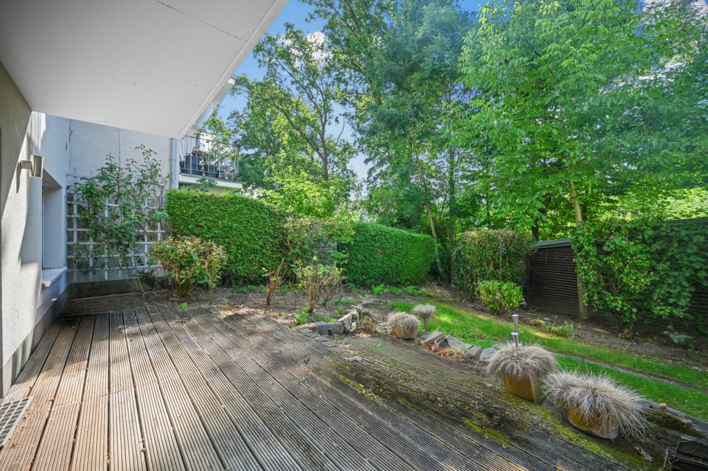 Immobilienangebot - Wachtberg - Alle - Großzügiges, gepflegtes Zweifamilienhaus mit Garage und Saunahaus am Bach in Wachtberg - Kürrighoven