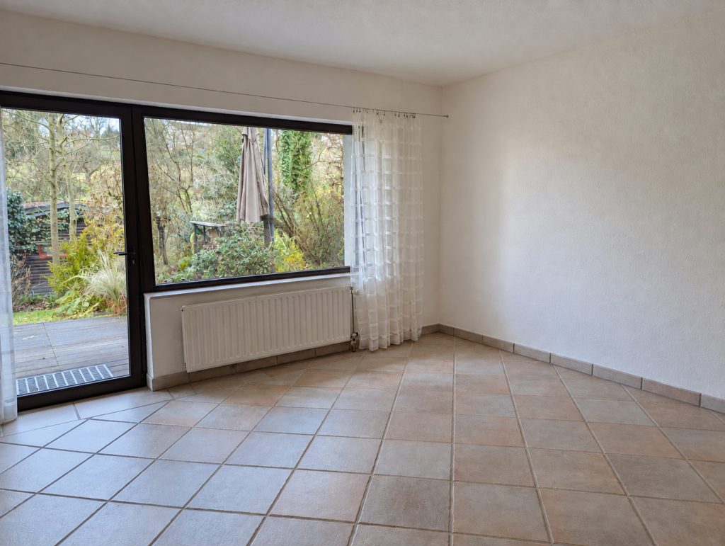 Immobilienangebot - Wachtberg - Alle - Großzügiges, gepflegtes Zweifamilienhaus mit Garage und Saunahaus am Bach in Wachtberg - Kürrighoven