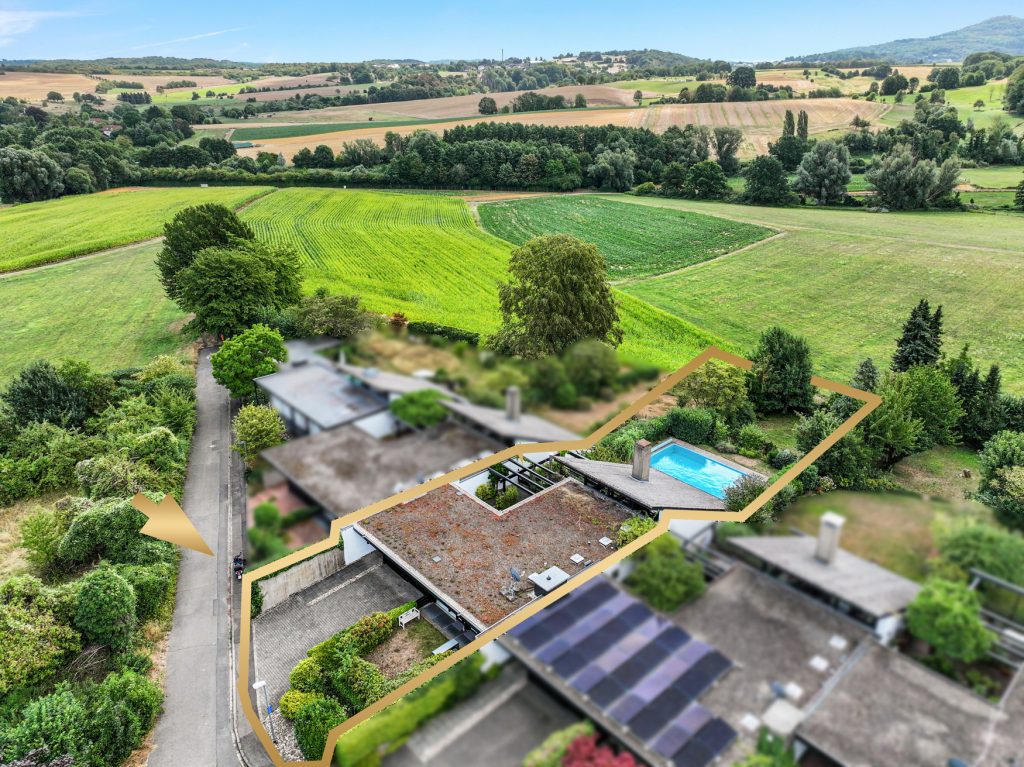 Immobilienangebot - Königswinter - Alle - Großzügiges Einfamilienhaus mit Pool auf weitläufigem Grundstück in Königswinter - Vinxel