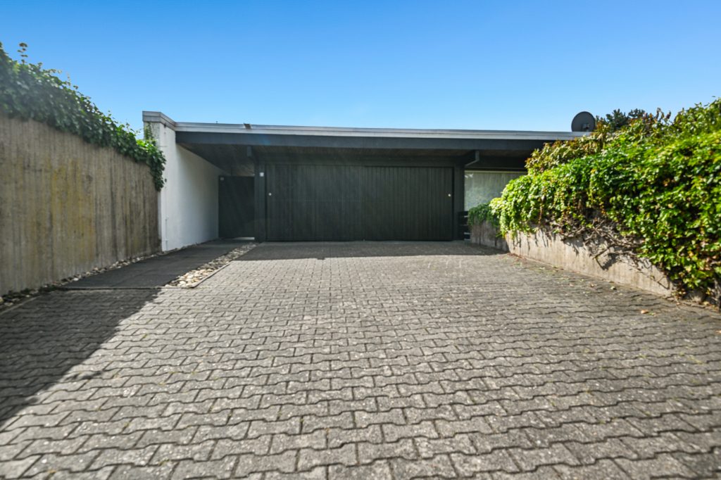 Immobilienangebot - Königswinter - Alle - Großzügiges Einfamilienhaus mit Pool und herrlichem Panoramablick auf das Siebengebirge in Vinxel