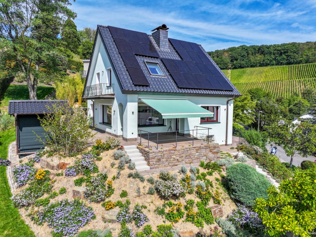 Immobilienangebot - Königswinter - Alle - Kernsaniertes Einfamilienhaus mit Panoramablick in den Weinbergen von Königswinter - Oberdollendorf