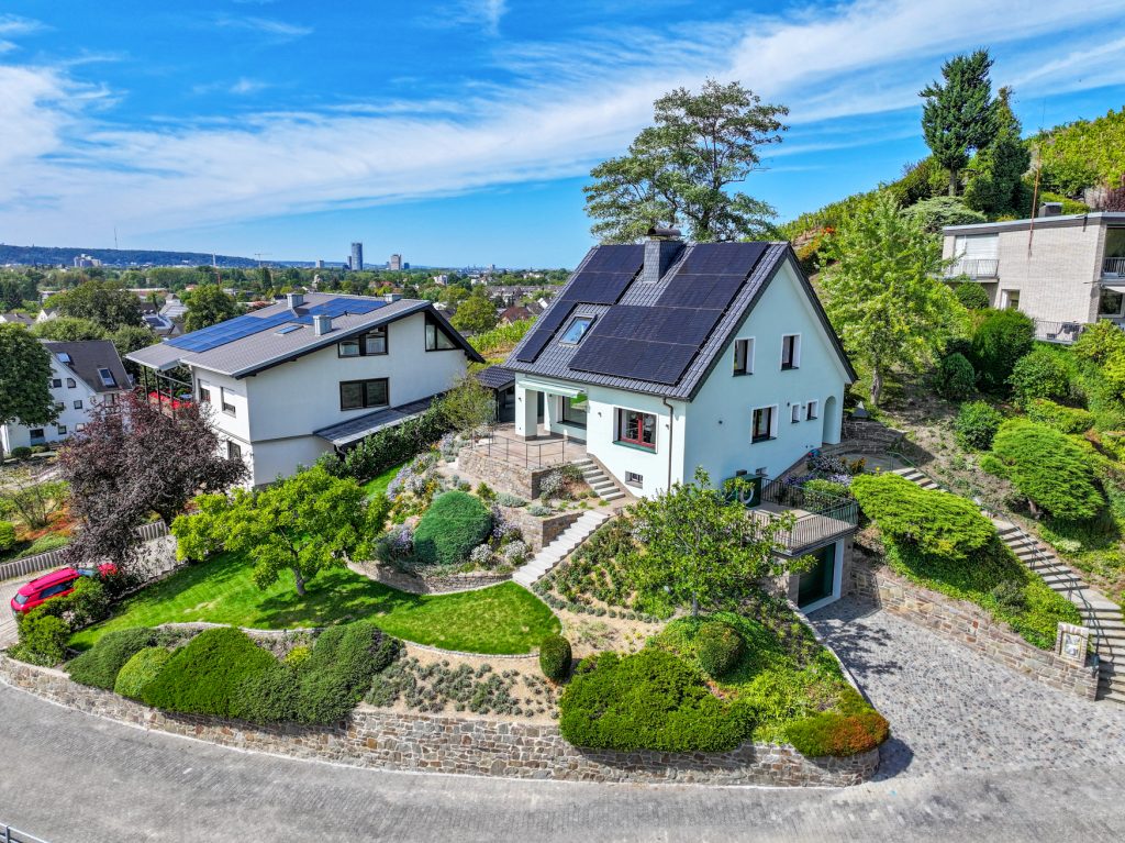 Immobilienangebot - Königswinter - Alle - Kernsaniertes Einfamilienhaus mit Panoramablick in den Weinbergen von Königswinter - Oberdollendorf